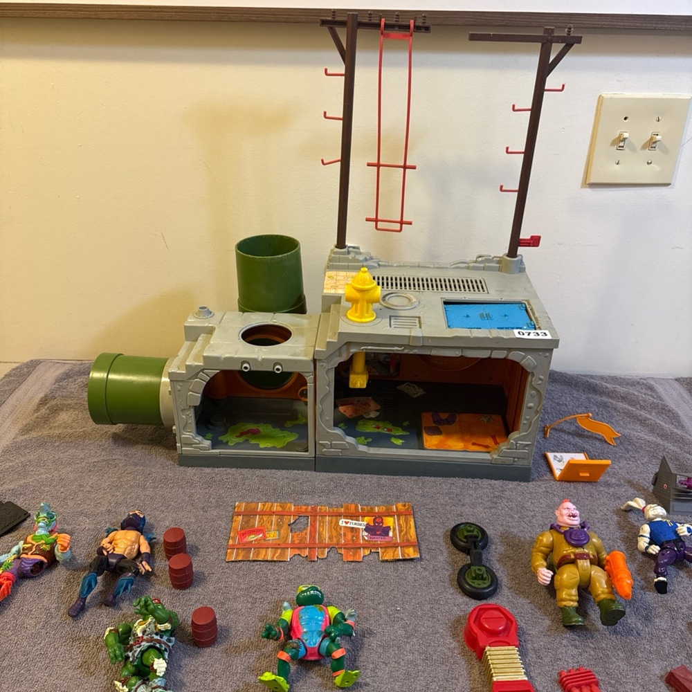 Sewer Lair Teenage Mutant Ninja Turtles Vintage 1989 Playmates Bundle